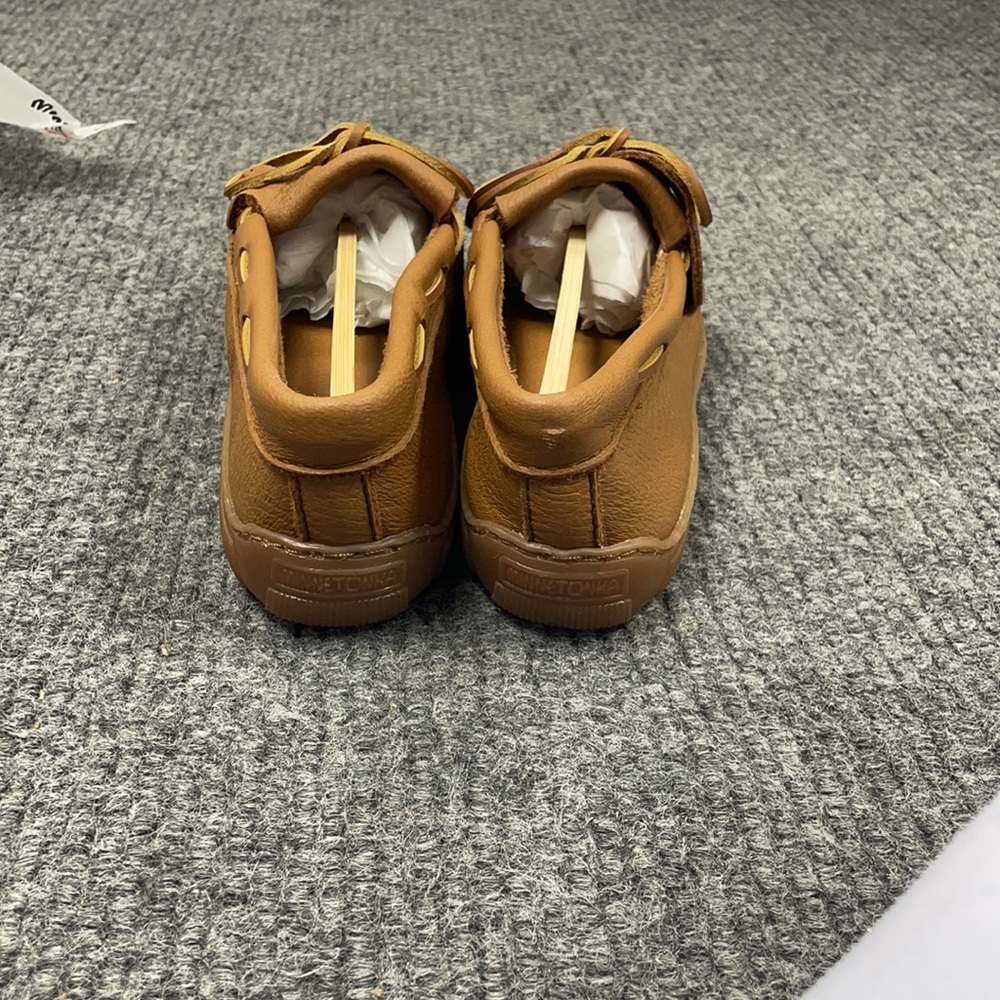 Minnetonka Women’s Moosehide Fringed Kilty Moccasins (2930) - Picture 3 of 8